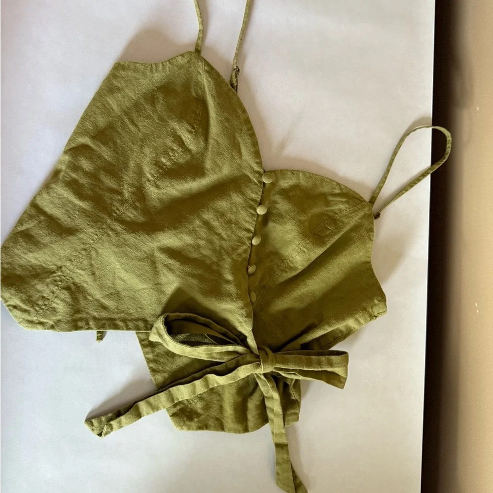 Urban Outfitters Green Asymmetrical Camisole with Tie Front - Picture 2 of 5